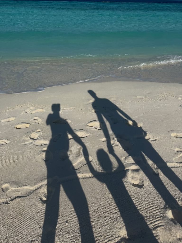 "Cuando pensábamos que no nos cabía más amor, llegas tú y lo multiplicas, bebé…", así desvelaron Alba y Sergio que estaban esperando a su segundo hijo