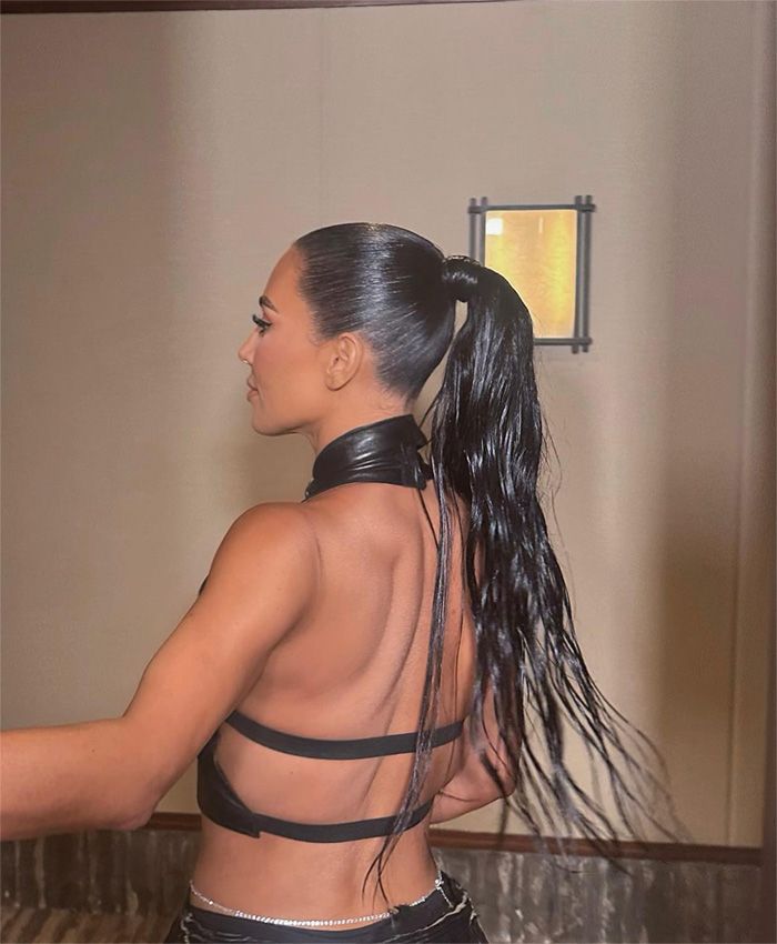 Kim Kardashian lo arriesga todo vestida de cuero a 45 grados en Miami