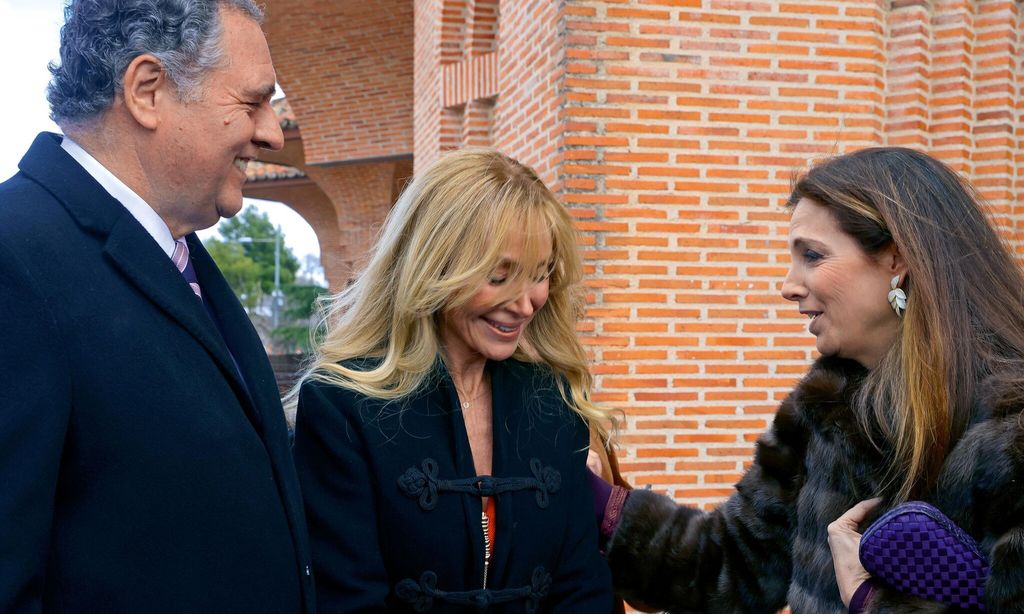 Infanta Elena y Cristina HOLA 4153