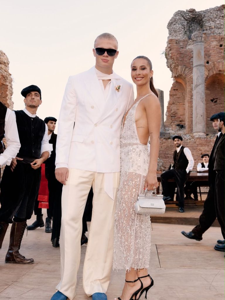 Haaland y su novia en el desfile de D&G