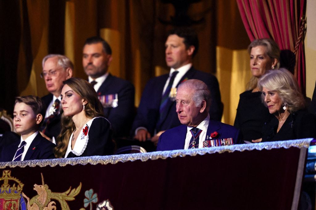 Kate Middleton y el príncipe George se unieron a otros miembros de la Familia Real como el rey Carlos III y la reina Camila