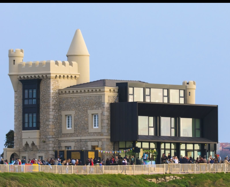 Castillo de los Locos, Suances, Cantabria, Hotel