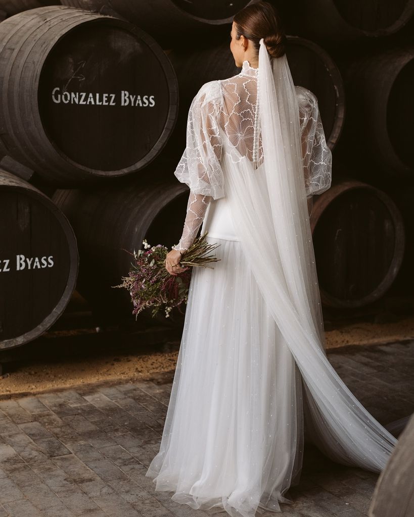 Todas las formas de colocar el velo de novia para hacer tu look aún más ...