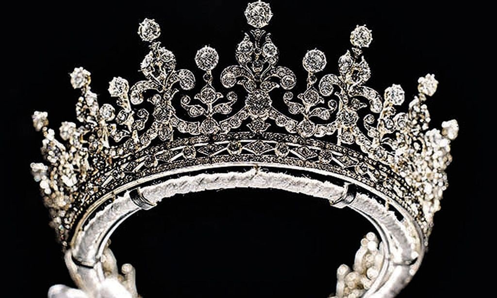 joyas Isabel II HOLA 4077