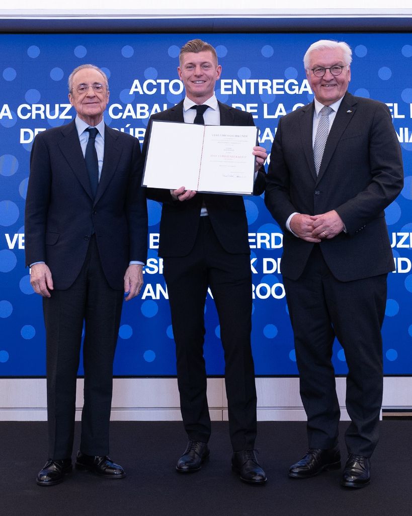 Toni Kroos y Florentino Pérez con el Presidente de Alemania, Frank-Walter Steinmeier