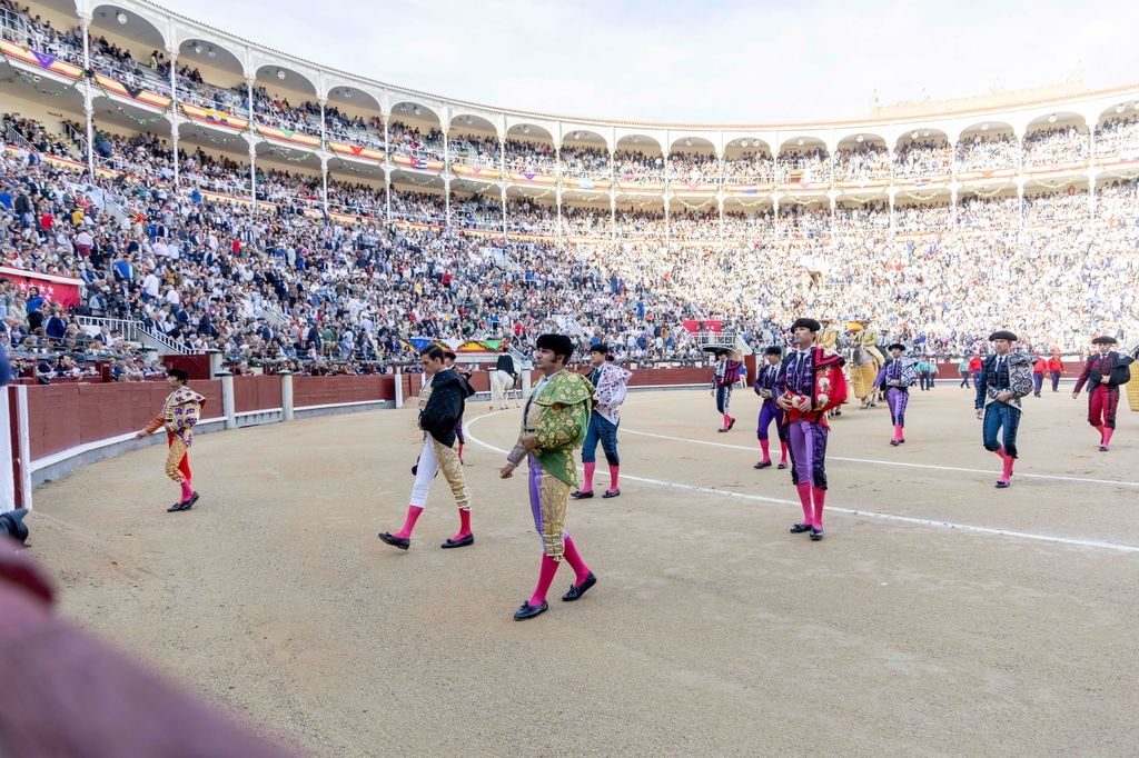 Morante de la Puebla durante su faena en la plaza de toros de Las Ventas, a 12 de octubre de 2025, en Madrid