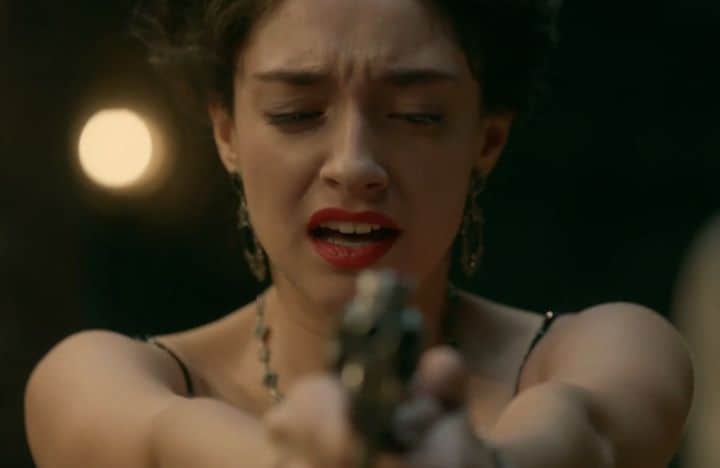 Àngela dispra contra el capitán de la Mata