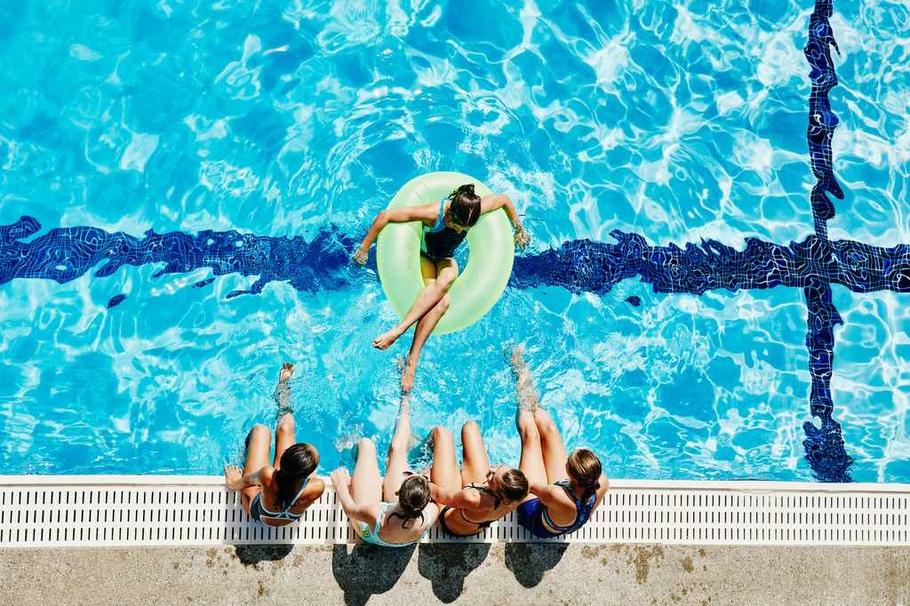 La piscina comunitaria suele considerarse un gasto común, aunque existen excepciones legales en determinadas comunidades de propietario