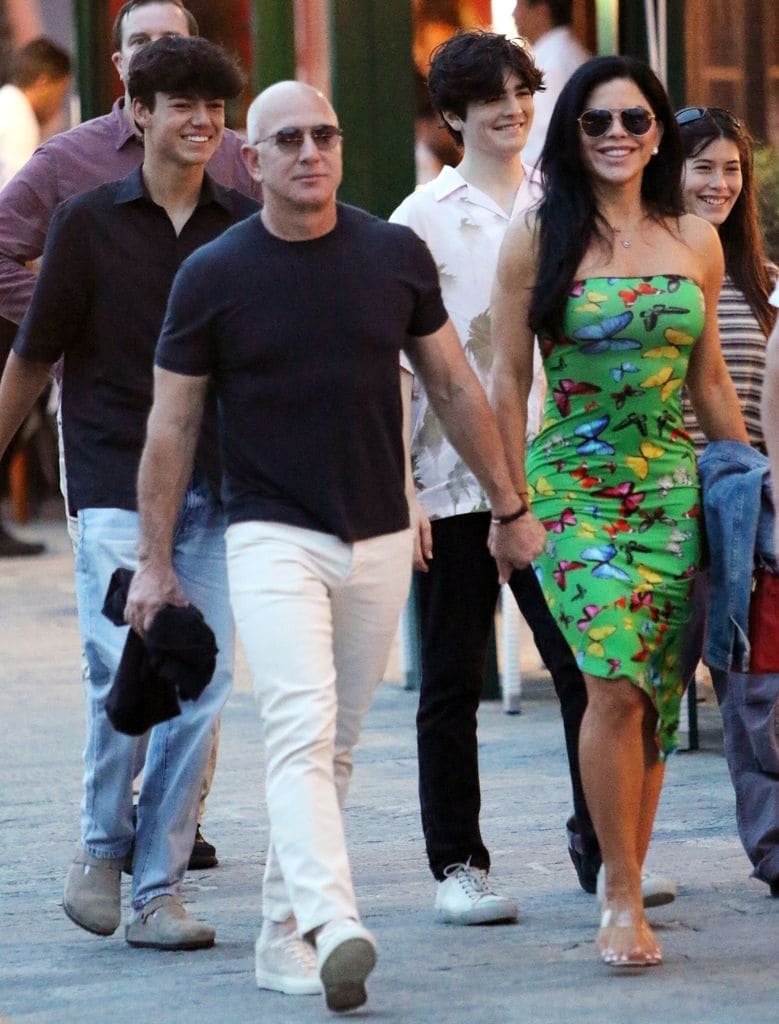 Jeff Bezos y Lauren Sánchez durante sus vacaciones familiares en Portofino, Italia, en junio de 2023.