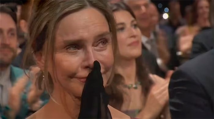 Calista Flockhart, mujer de Ford, se emocionó al escucharle