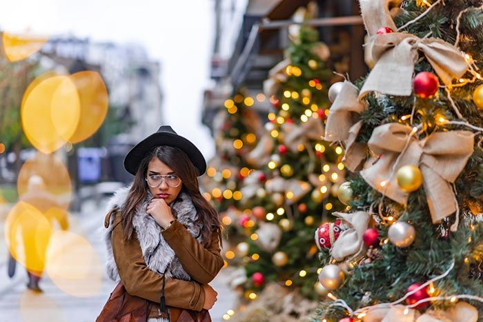 mujer enfadada en Navidad