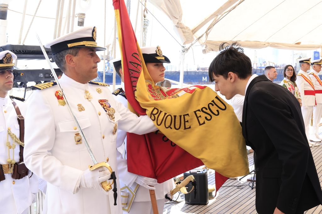 La princesa Leonor en Montevideo con el buque Juan Sebastian Elcano