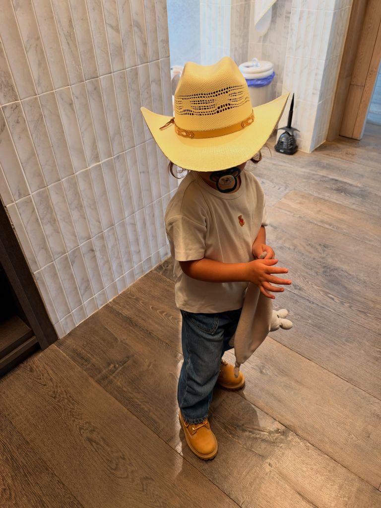 Paris lució adorable con su look vaquero.