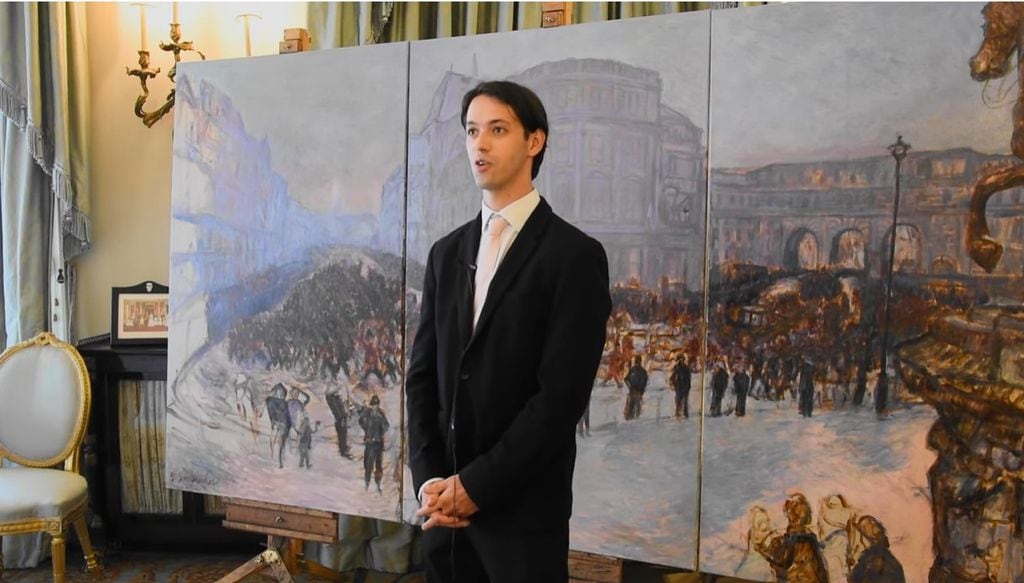 Gideon Summerfield explicando su obra 