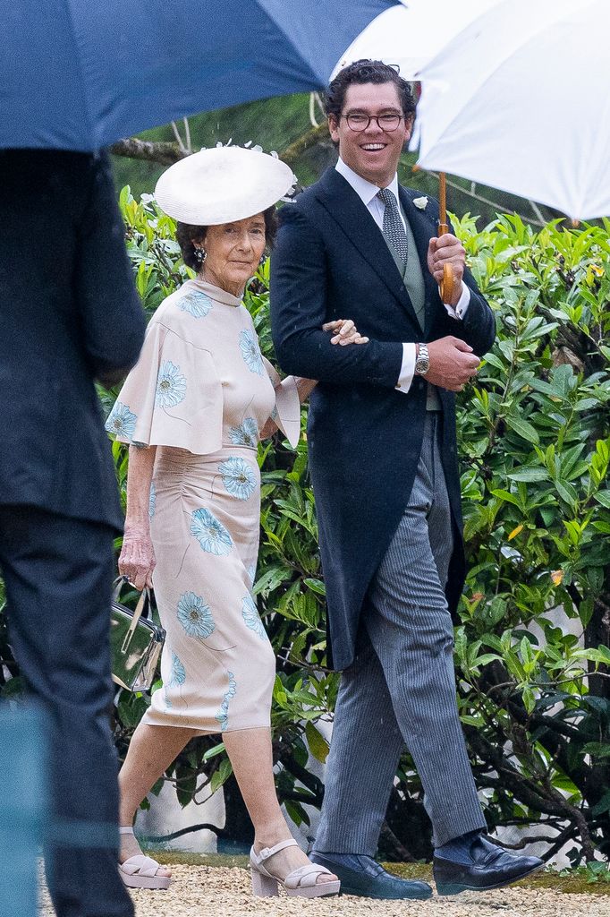 Paloma O`Shea, acompañada de su nieto Huberto en la boda de Carmen Ballesteros
