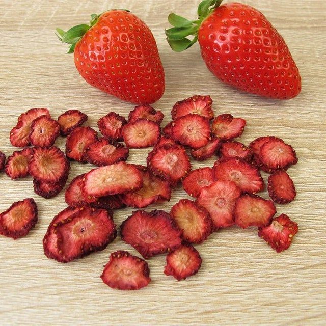 Una manera de aprovechar los excedentes de fresas y conservarlas durante bastante tiempo es deshidratarlas.
