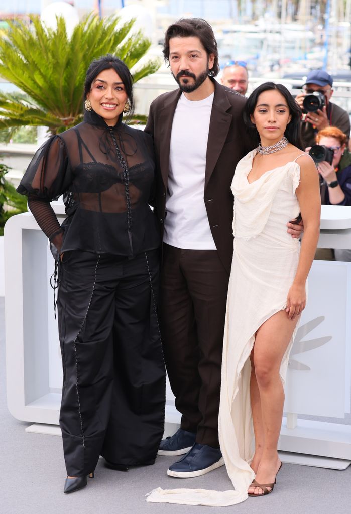 Adriana Paz, Diego Luna y Anna Díaz viajaron a Cannes para el estreno de "Ceniza En La Boca". 