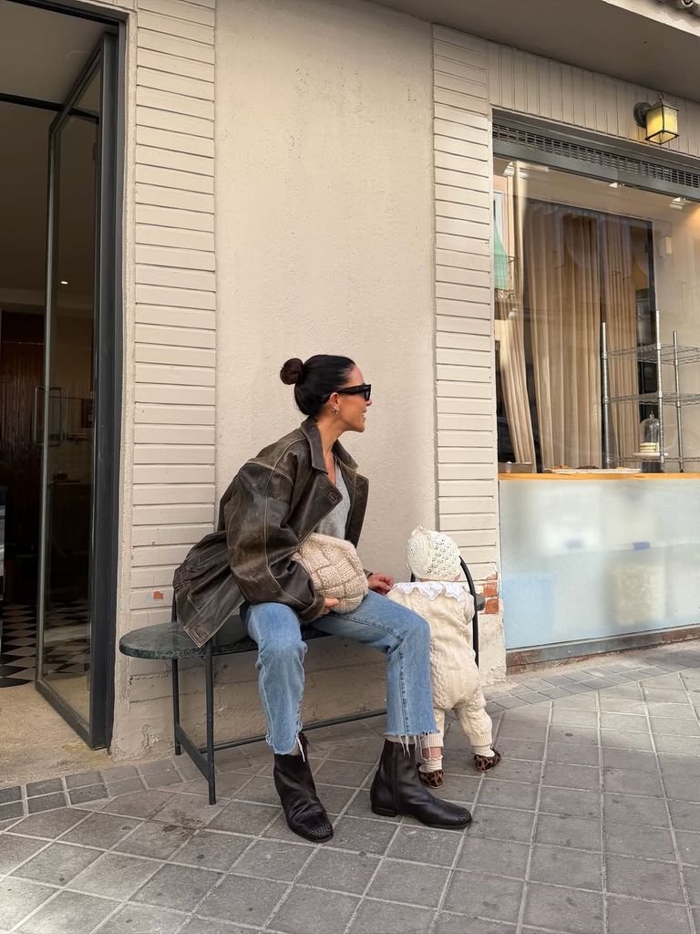 Look de botín marrón de @paulaordovas
