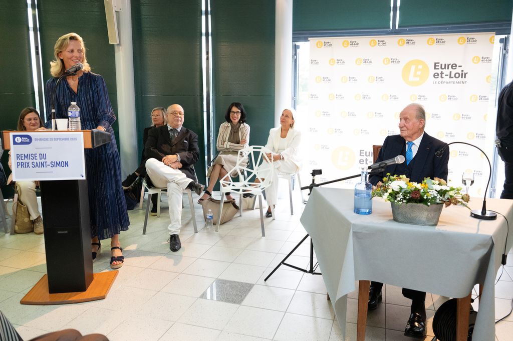 Amélie de Borbón Parma, presidenta del jurado del premio Saint-Simon, también tomó la palabra