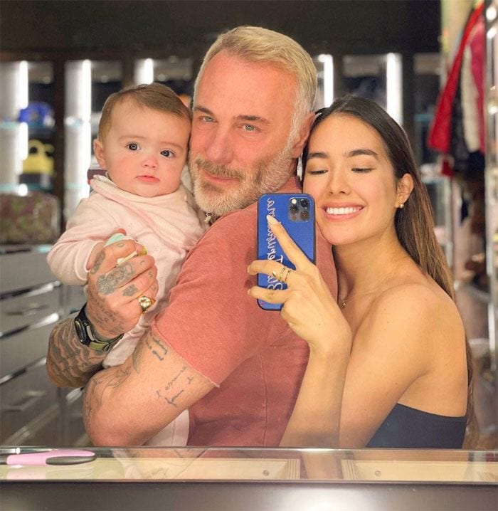 Sharon Fonseca con su hija