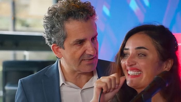 'Hermamos': Sengül aparece en la fiesta del Ataman con unas copas de más y pone a todos en un aprieto