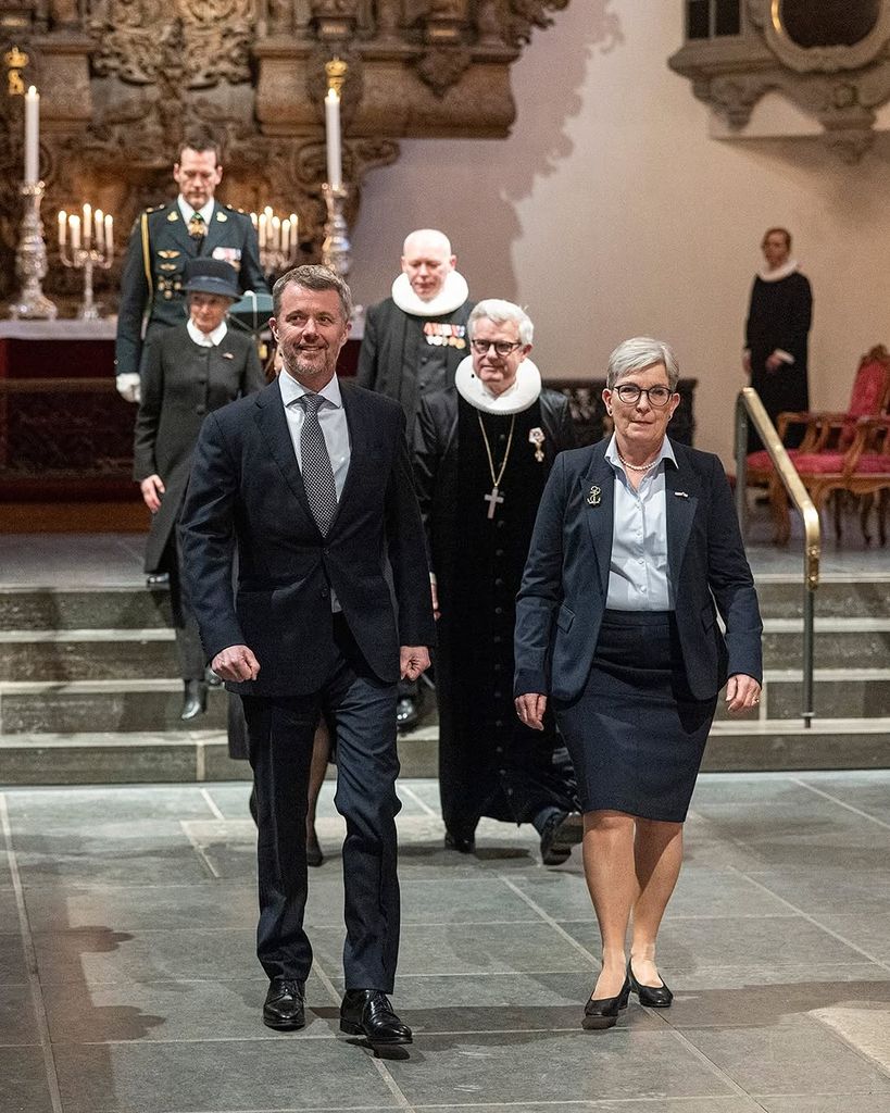 El Rey Federico X y la Reina Mary de Dinamarca en un acto religioso por la guerra de Ucrania