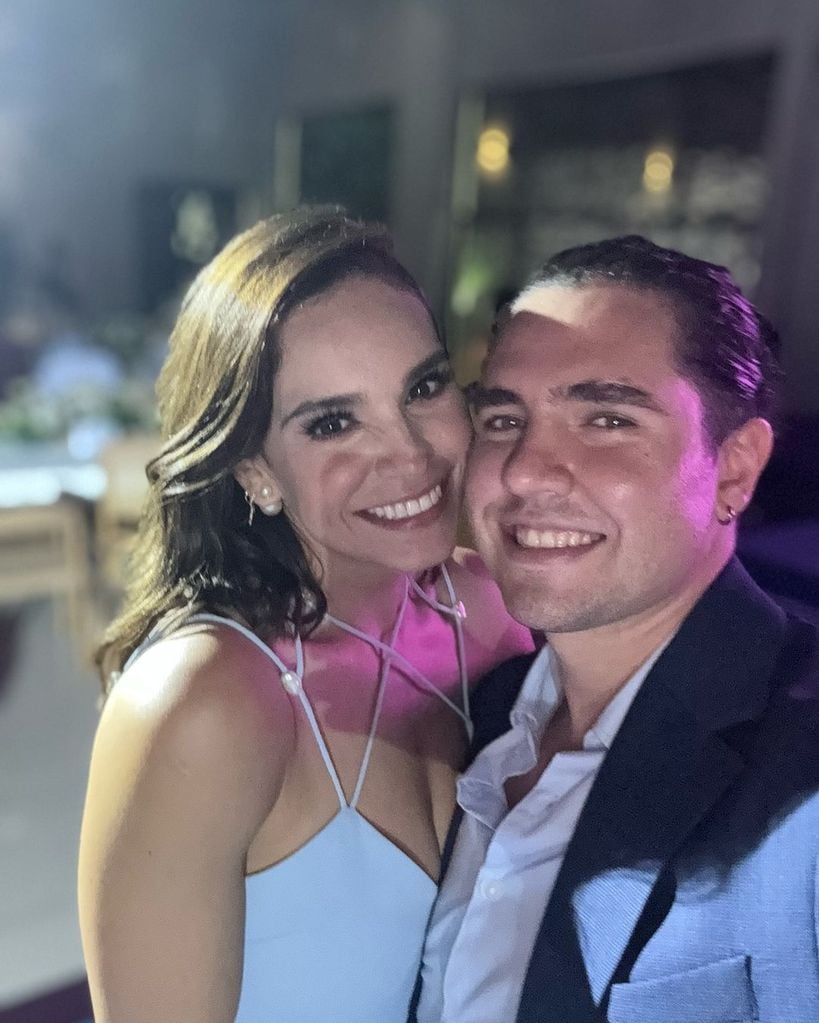 Tania Ricón y su novio Pedro Pereyra bailaron toda la noche