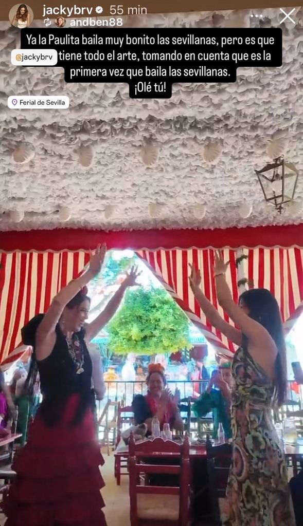 Jacky Bracamontes bailando sevillanas. 