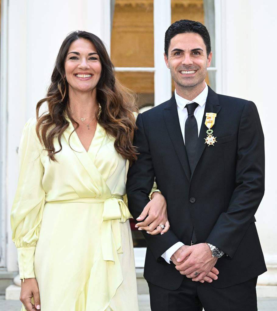 Lorena Bernal y Mikel Arteta se conocieron hace más de dos décadas en una discoteca de San Sebastián, cuando ella ya era una conocida modelo y actriz y él jugaba en el Rangers de Escocia