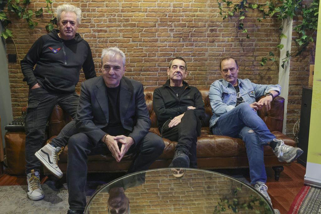 Hombres G durante la presentación de la gira 'Los mejores años de nuestra vida'. 