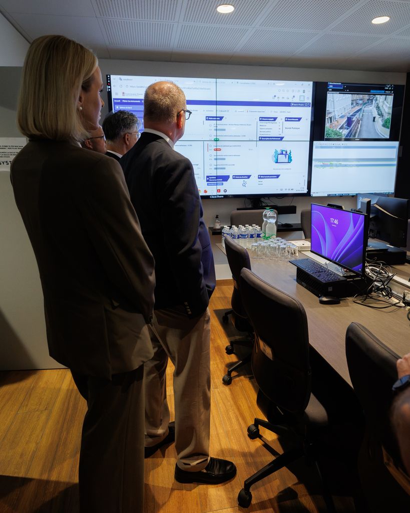 El príncipe Alberto y Charlene visitan la Dirección de Seguridad Pública en Mónaco tras la explosión, el 30 de junio de 2026