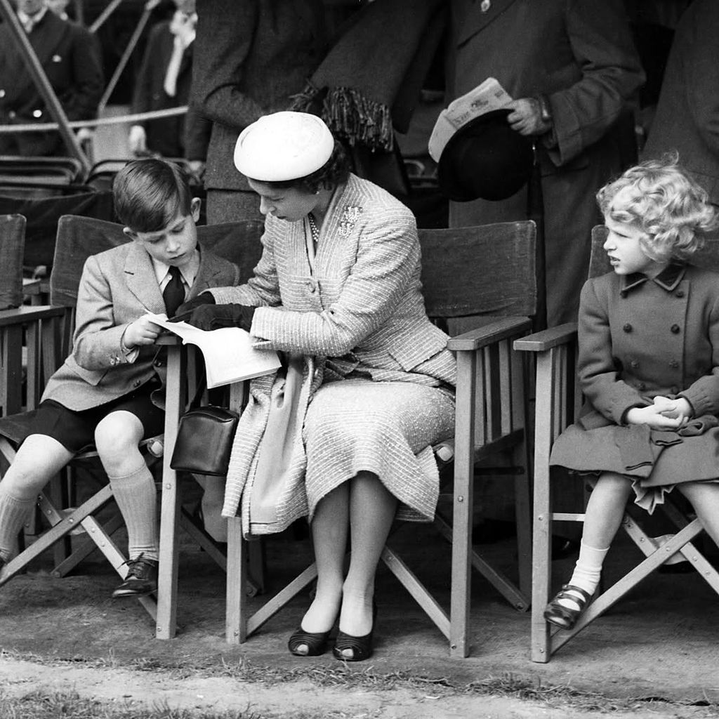 Esta foto de Isabel II con el rey Carlos III y la princesa Ana ha sido la elegida para felicitar el Día de la Madre en el Reino Unido