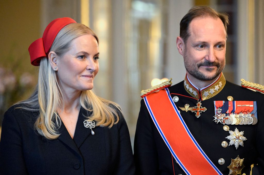 El regreso de Mette-Marit se produjo después de que el juicio contra su hijo, Marius Borg, quede visto para sentecia y tras conceder una entrevista a la cadena pública dando su versión sobre la relación que mantuvo con Jeffrey Epstein