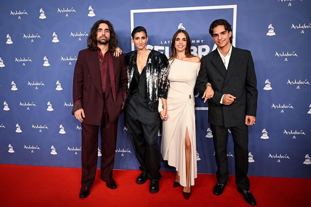 Guillermo Furiase, Alba Flores, Elena Furiase y Pedro Antonio Lazaga en los Grammy Latinos