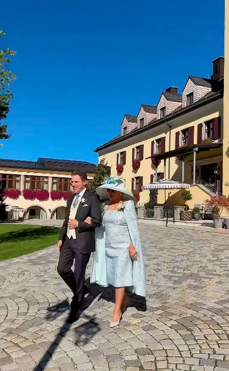Joan Collins y Alexander 'Sacha' Newley