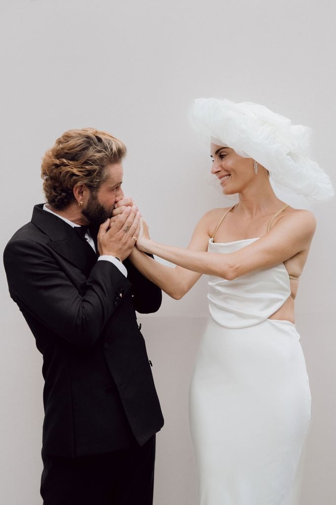 Gala González vestido de novia Sybilla