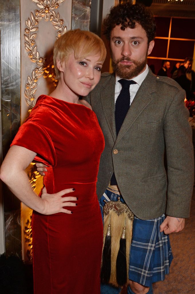 Con la actriz británica Daisy Lewis en una velada social en The Dorchester