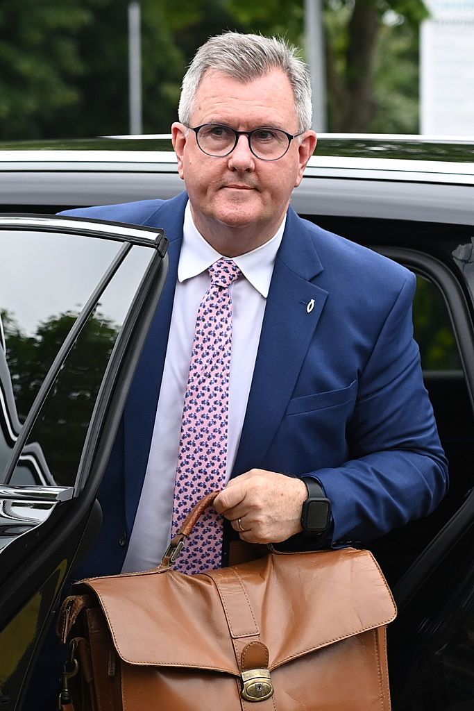 El exlíder del DUP, Sir Jeffrey Donaldson, llega al juzgado de Newry al concluir su juicio el 22 de junio de 2026 en Newry (Irlanda del Norte)