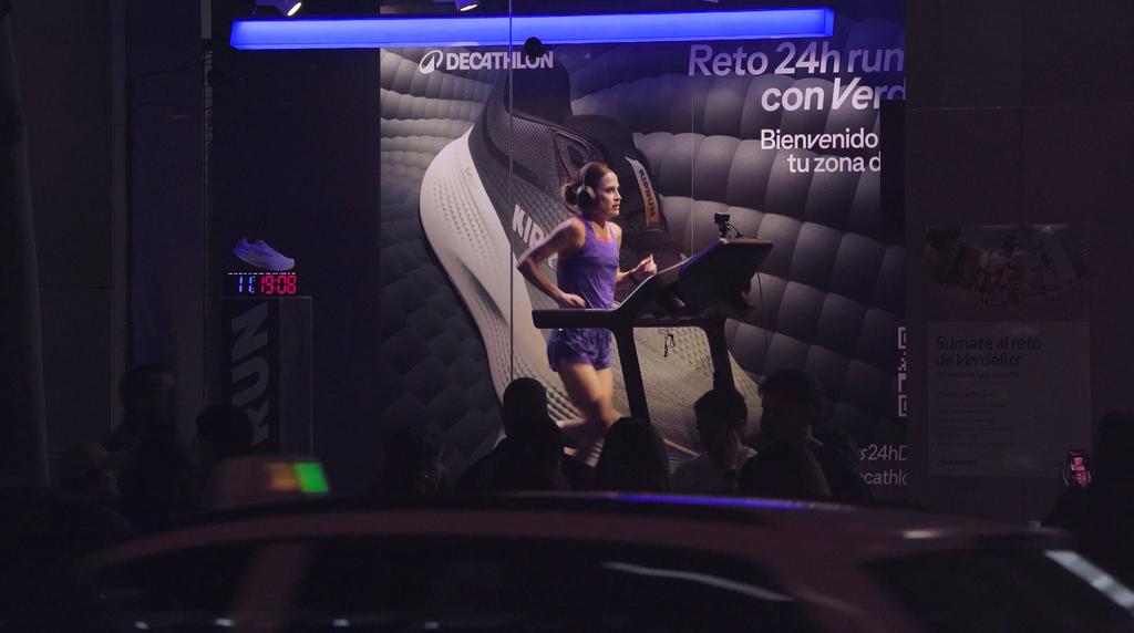 Verdeliss corriendo en cinta en el reto 24 horas 