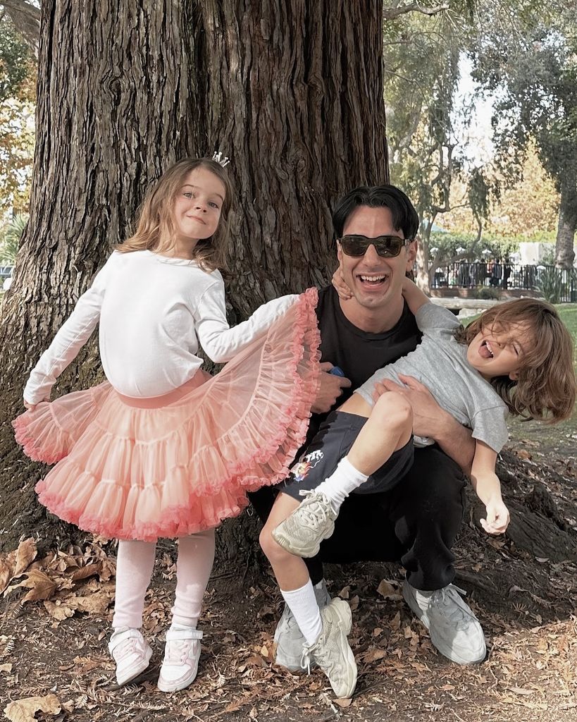 Ricky Martin comparte momentos familiares en la playa con sus hijos ...