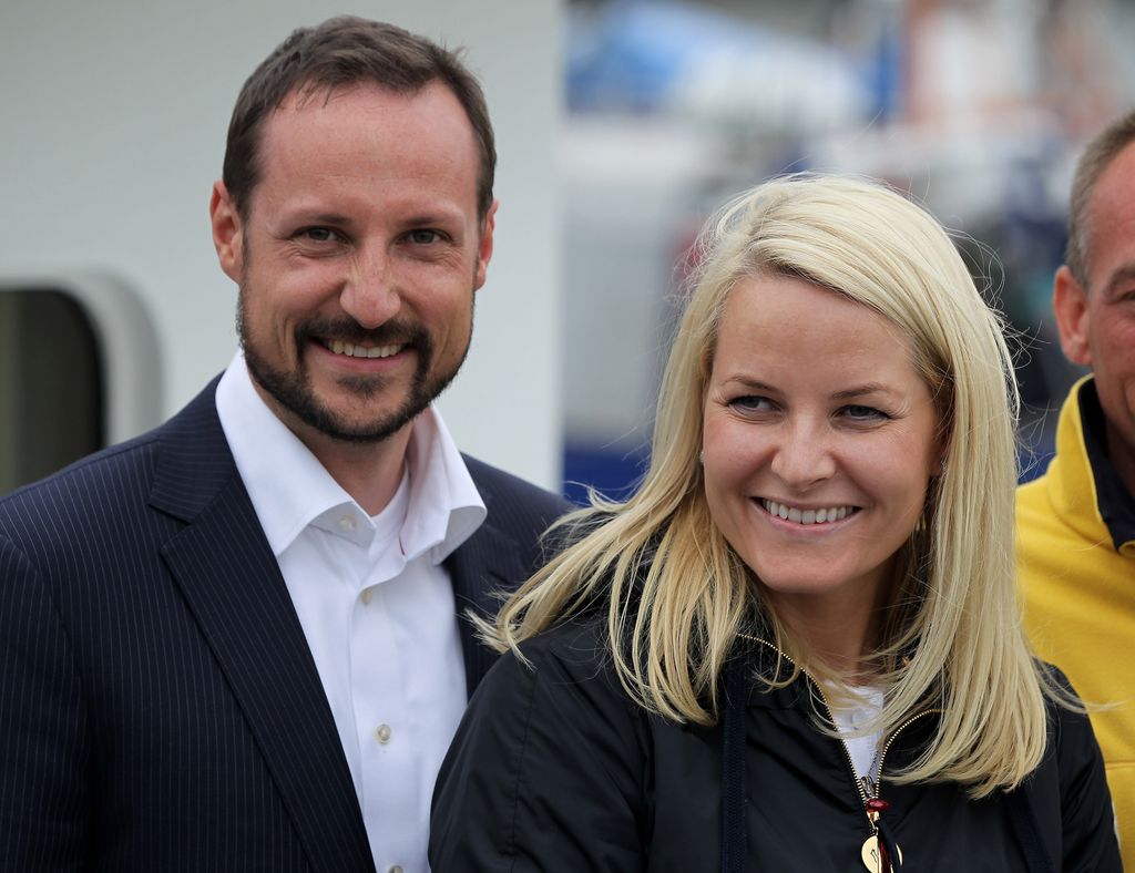 El reinado de Haakon VIII y Mette-Marit, un ascenso al trono marcado por la polémica