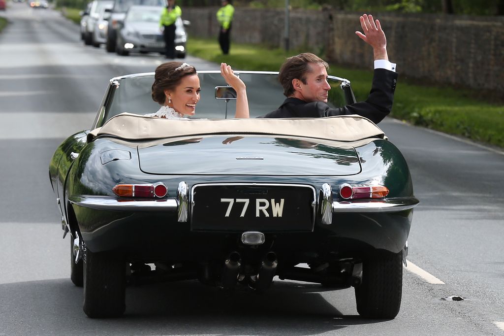 Los novios se marcharon en un Jaguar a la fiesta que tendría lugar en la propia finca de los Middleton