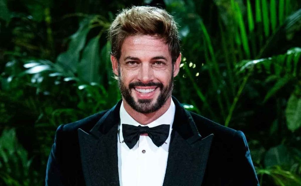 William negó la versión de que golpeó a un empleado del restaurante.