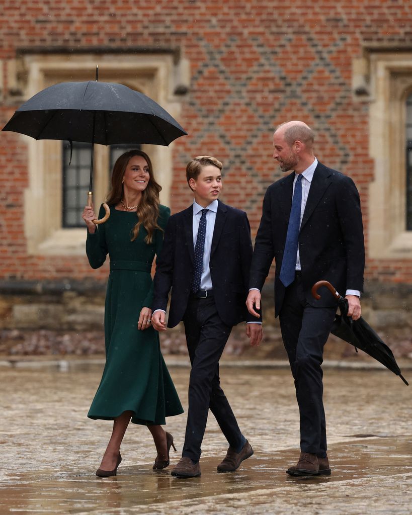 Los príncipes de Gales llevan a su hijo, el príncipe George a su primer día de clases en Eton, el prestigioso internado donde el propio William cursó sus estudios.
