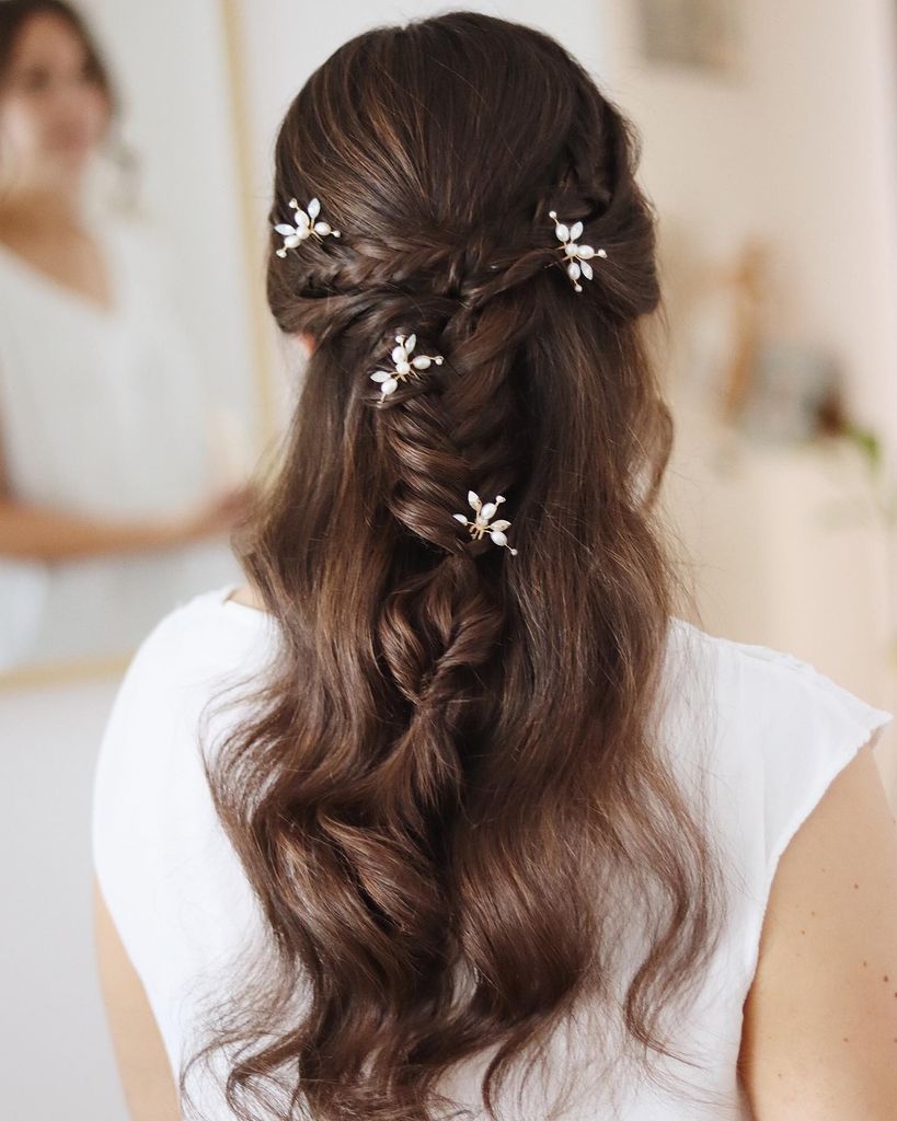 Semirrecogido con horquillas de perlas