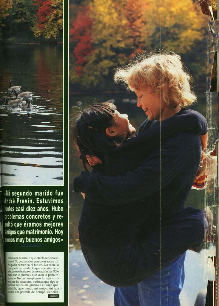 Mia Farrow habla en ¡HOLA! en noviembre de 1992