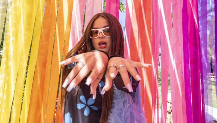 Addison Rae se va de festival en Ibiza con las joyas tendencia del verano