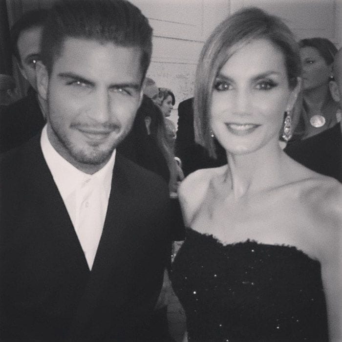 Maxi Iglesias con la reina Letizia en 2015