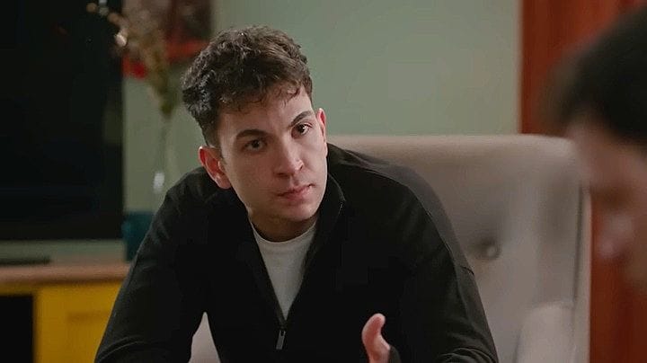Avance de 'Hermanos': Tolga avisa a la familia de Ogulcan de que el joven está con él