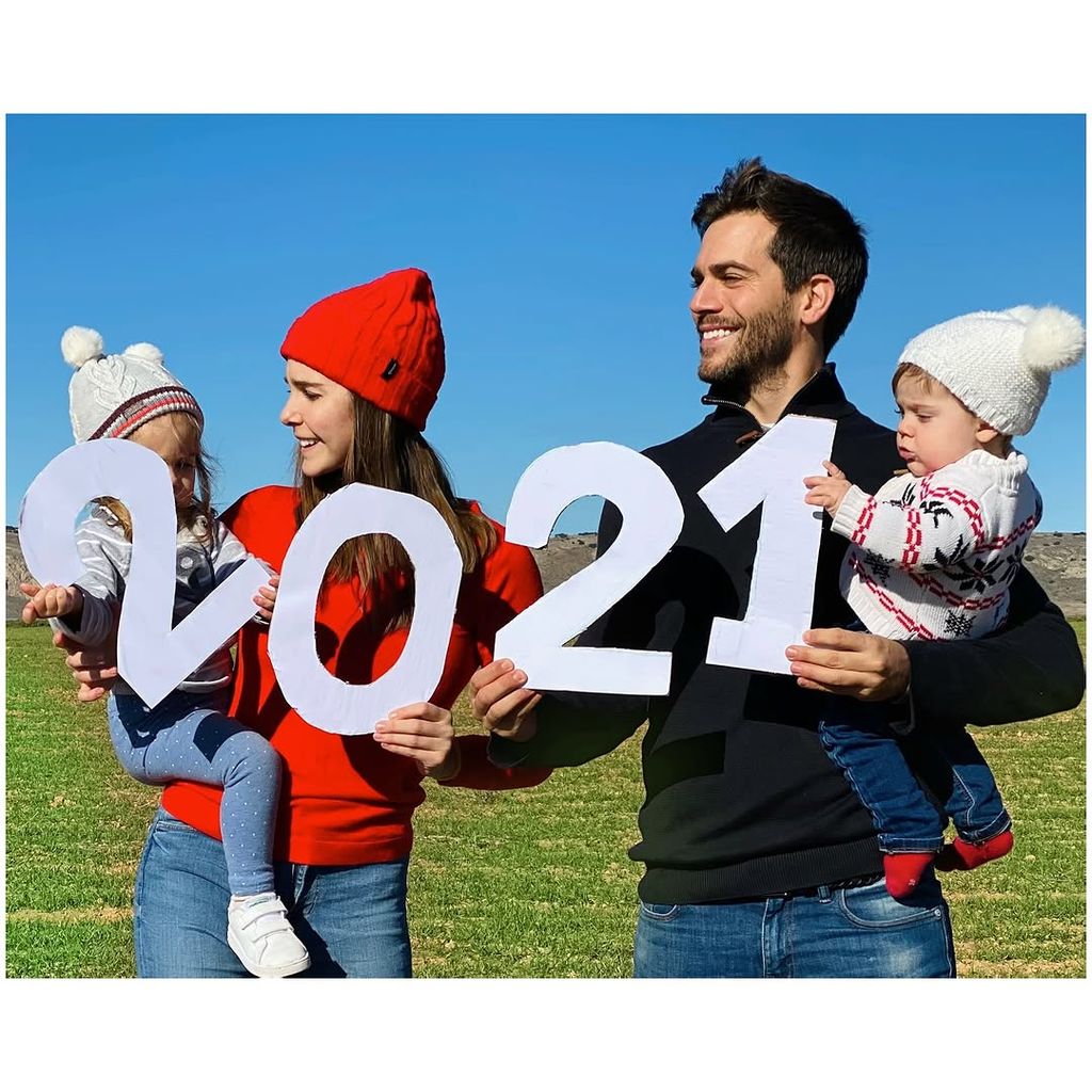 En la bienvenida al 2021 con sus dos pequeños